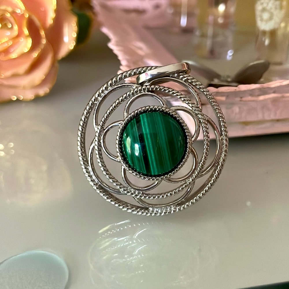 Beautiful pendant from qvc new